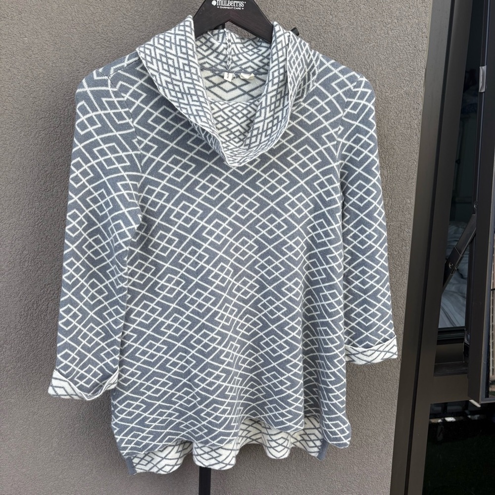Moth by Anthropologie Gray and White Cowl Neck Sweater with Geometric Pattern
